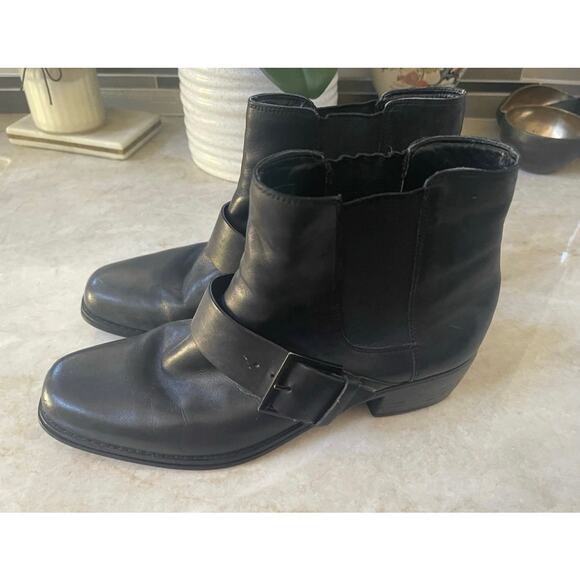 Marc Fisher black slip on leather booties Sz 9 - Picture 1 of 13